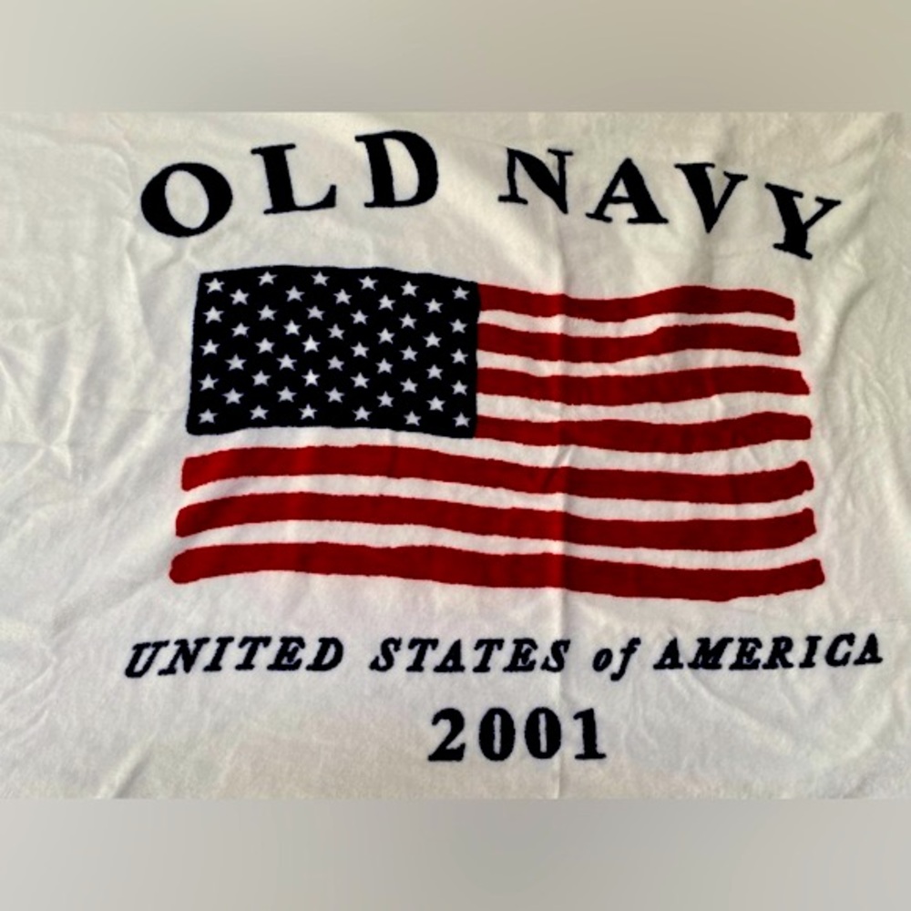 “Old Navy” Full Size Beach Towel- Vintage (2001)